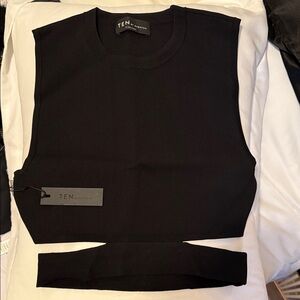 Babaton Black Sleeveless Crop Top